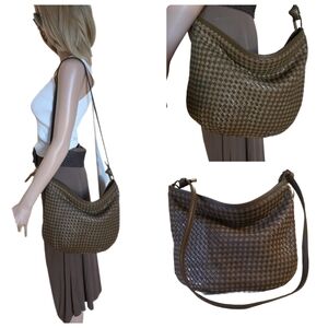 Vintage Empress Elegant Brown Woven Shoulder Bag Gold Hardware